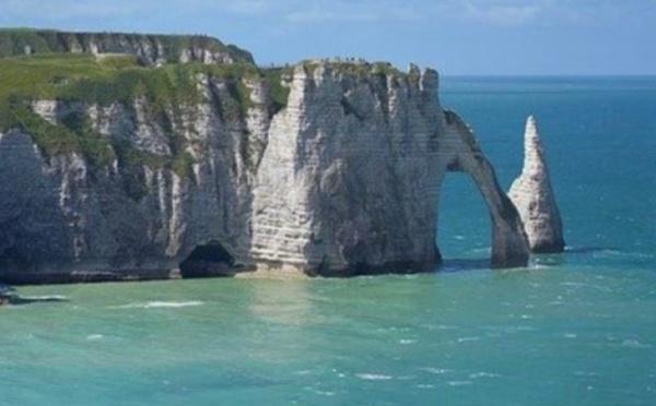 Seine-Maritime. Deux personnes piégées par la marée secourues au Trou à l'homme à Étretat