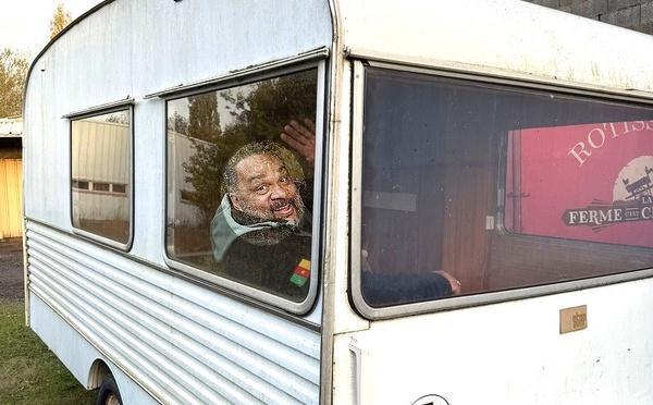 Dieudonné interdit deux fois de suite en Seine-Maritime : bras de fer entre le préfet et l'humoriste