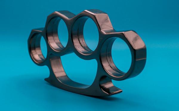 Couteaux « zombies », poings américains : ces armes blanches désormais interdites en France