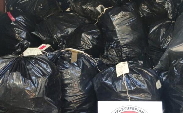 Nouvelle saisie de stupéfiants au Havre : 1,84 tonne d'herbe de cannabis interceptée et quinze suspects arrêtés