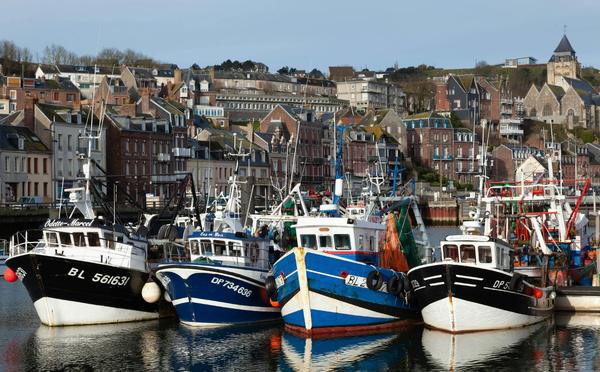 Seine-Maritime : deux marins-pêcheurs secourus après le naufrage de leur bateau au large de Dieppe