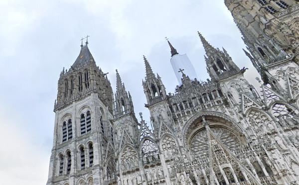 Une lumière suspecte dans le clocher de la cathédrale de Rouen déclenche les secours…