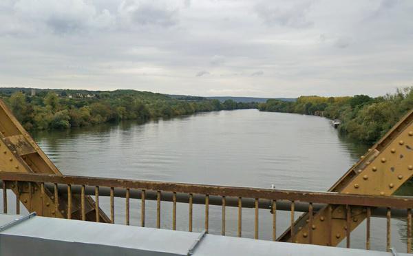 Pollution suspecte sur la Seine à Val-d’Azey : une nappe de trois kilomètres repérée