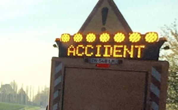 A84 : un poids lourd renversé coupe l’autoroute vers Caen au niveau de Monts-en-Bessin