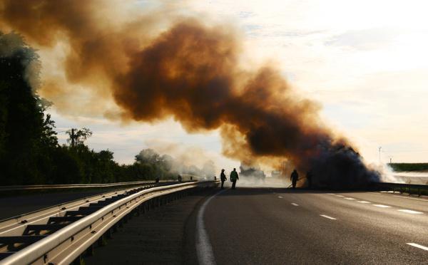 A13 : une voiture en feu à hauteur de Sotteville-sous-le-Val, circulation perturbée