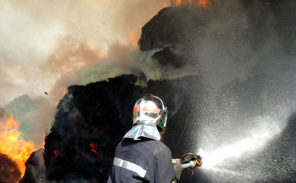Violent incendie à Poses : quatre adultes et trois enfants relogés, 58 foyers privés d’électricité 
