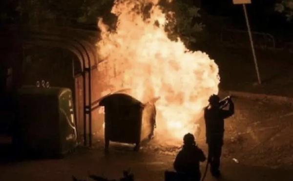Quatre poubelles incendiées à Mantes-la-Jolie : deux jeunes interpellés