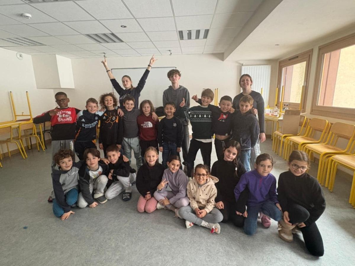 L'Avenière : Les groupes