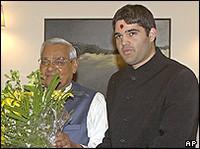 A droite, Varun Gandhi.