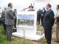 Pose de la première pierre du futur centre islamique, en présence de Lhaj Thami Breze (à g.), président de l'UOIF, et de Pascal Bolo (à dr.), adjoint au maire de Nantes.