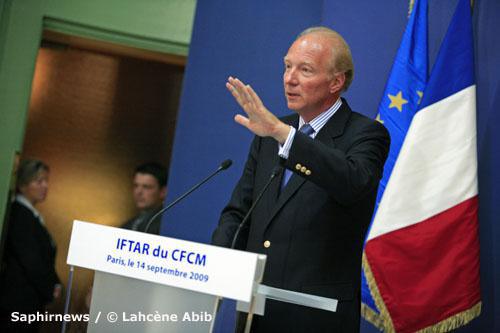 Lors de l'iftar organisé par le CFCM, lundi 14 septembre, Brice Hortefeux, ministre de l'Intérieur, en charge des cultes, exprime des regrets –  mais pas des excuses – quant à ses propos ayant soulevé une polémique la semaine dernière.