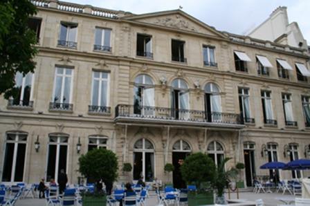 Non loin du palais de l'Élysée, le Cercle de l'Union Interalliée, placé dans le très chic 8e arondissement parisien, a accueilli le Forum de la micro-finance islamique.