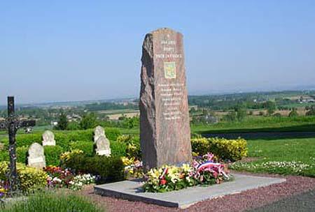 Le monument en mémoire des soldats marocains tombés pour la France à Montjoie-Saint-Martin, théâtre de profanations dans la nuit du mardi au mercredi 21 octobre.