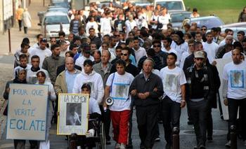 Marche en mémoire de Hakim Djelassi, samedi 21 novembre. (Photo : Patrick James /Voix du Nord)
