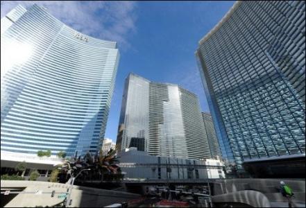 Alors que Dubaï World possède une montagne de dettes, elle n'hésite pas à inaugurer un complexe hôtelier pharaonique et un centre commercial de grand luxe, mercredi 16 décembre, en plein cœur de Las Vegas. Le tout pour 8,5 milliards de dollars.