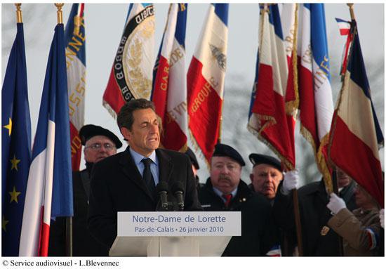 Allocution du président de la République au cimetière militaire de Notre-Dame-de-Lorette, à Ablain-Saint-Nazaire (Nord), le jour même de la remise du rapport de la commission sur le voile intégral...