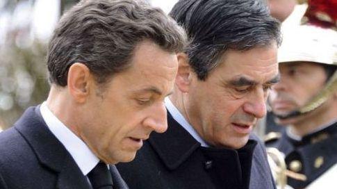 Le remaniement ministériel n'a pas fait que des heureux, mais Nicolas Sarkozy a plaidé pour la continuité en maintenant, dimanche 7 novembre, François Fillon au poste de Premier ministre.