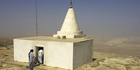 Un sanctuaire yazidi au sommet de la montagne de Sinjar, à 404 km au nord-ouest de Bagdad, en Irak.
