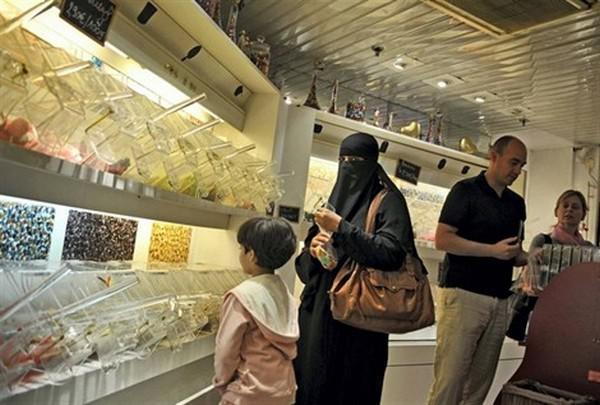Islamophobie : agressée pour son niqab avec son fils