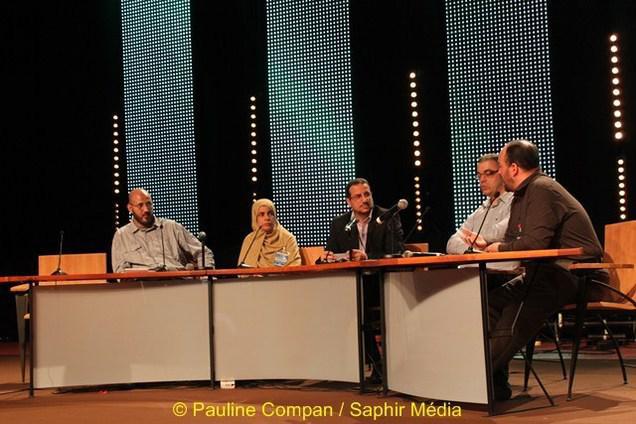 Les représentants des organismes présents lors de la table ronde, de gauche à droite : AVS, ASIDCOM, le modérateur de L'UOIF, la fédération des entrepreneurs mususlmans, Halal Services