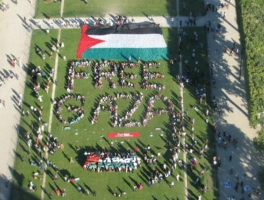 Un rassemblement à Paris s'est tenu, dimanche 3 juillet, en soutien aux bateaux pour Gaza. « Free Gaza » a été constitué pour l'occasion.