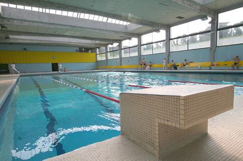 Porter un burkini dans une piscine municipale, est-ce possible ?