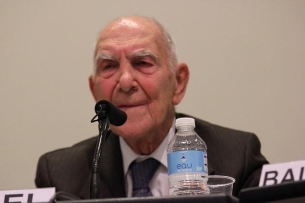 Stéphane Hessel est le parrain de cet appel pour une société multiculturelle.