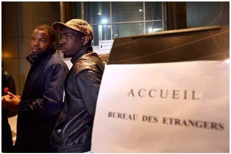 Immigration : Claude Guéant institutionnalise le « racket d’État »