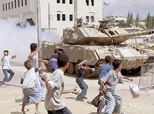 Seigneur! 100 terroristes attaquent Israël !!