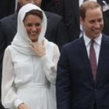 Kate Middleton voilée en Malaisie mais vue seins nus en Provence