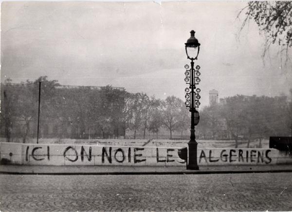 Photo de l'affiche de l'excellent film documentaire "Ici on noie les Algériens", de Yasmina Adi (disponible en DVD à partir du 16 octobre 2012).
