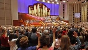 Etats-Unis : avec le mormon Mitt Romney, à la découverte de sa religion