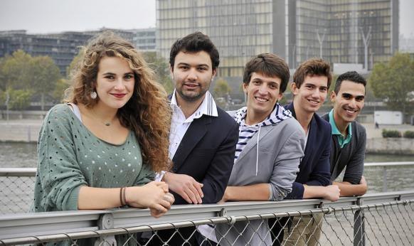 Un tour du monde de l'interreligieux sera entrepris pendant un an par cinq jeunes de l'association Coexister, à partir de juillet 2013. (Photo Corine Simon / CIRIC)