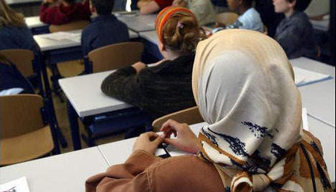 Signes religieux à l’école : une campagne d'opinion pour remuer la France ?