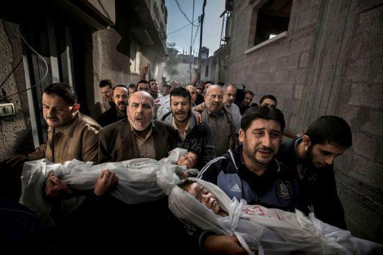 Une image prise lors de l'attaque israélienne contre Gaza, en novembre 2012, récompensé au World Press Photo, en février 2013.