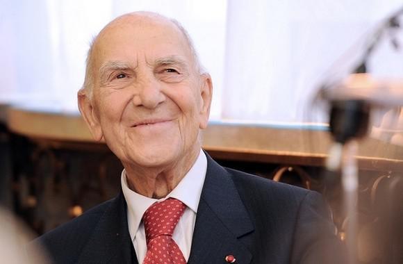 Un hommage national a été rendu aux Invalides à Stéphane Hessel, jeudi 7 mars, une semaine après le décès de cet ancien résistant à l’âge de 95 ans.