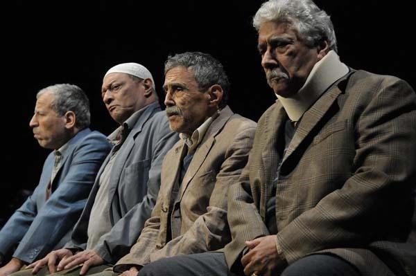 Invisibles, texte et mise en scène de Nasser Djemaï. (Photo : Philippe Delacroix)