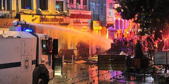 La contestation politique actuellement à l'œuvre en Turquie ne saurait être qualifiée de « Printemps turc », à l'instar des « printemps arabes », qui ont eu lieu en Tunisie et en Egypte.