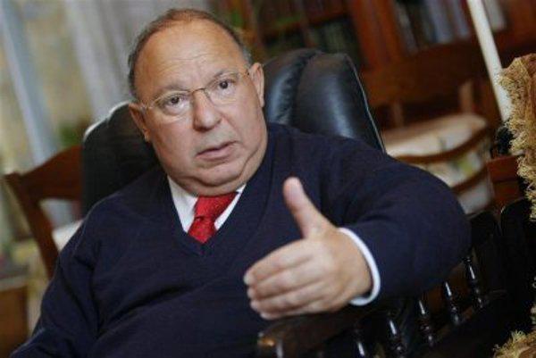 Dalil Boubakeur, recteur de la Grande Mosquée de Paris, à la présidence du CFCM dès dimanche 23 juin 2013 pour deux ans.
