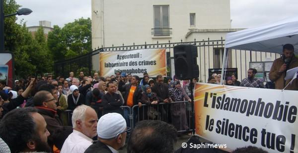 Un nouveau rassemblement contre l'islamophobie a été organisé, samedi 23 juin, à Argenteuil, en banlieue parisienne.
