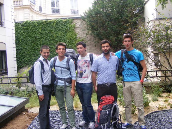 Ilan, Samuel, Ismaël, Victor et Josselin de Coexister avant leur départ pour l'Interfaith Tour.