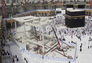 La Grande Mosquée (Masjid al-Haram) en travaux.
