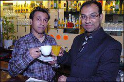 Azizur Rahman et Muzahid Khan, les deux propriétaires du Halal Inn