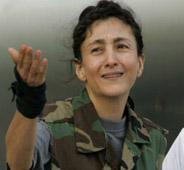 Ingrid Betancourt à l'aéroport de Bogota (Colombie)