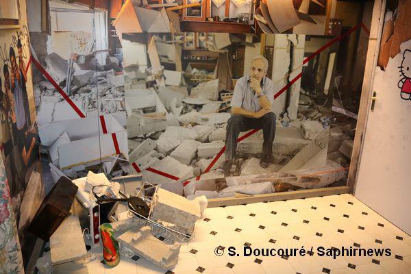 Extrait de l'exposition "In between war" de MSF. Ici une installation sur les destructions de maisons en Palestine.