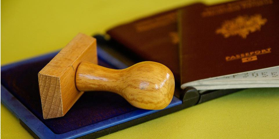 Toulouse : un Gambien avale son passeport et évite in extremis son expulsion