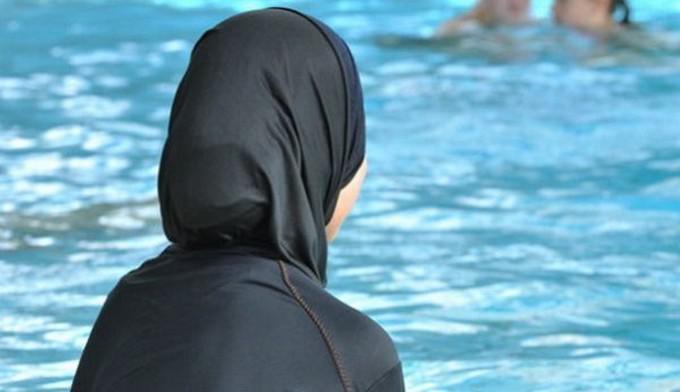 Rendre l'illégal légal ? La controverse autour du burkini est loin d’être terminée