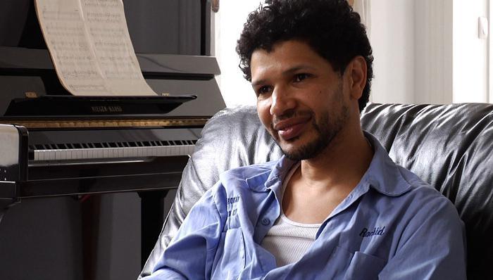 Rachid Djaïdani est un des auteurs présents dans le documentaire «&nbsp;Nos plumes&nbsp;» de Keira Maameri.
