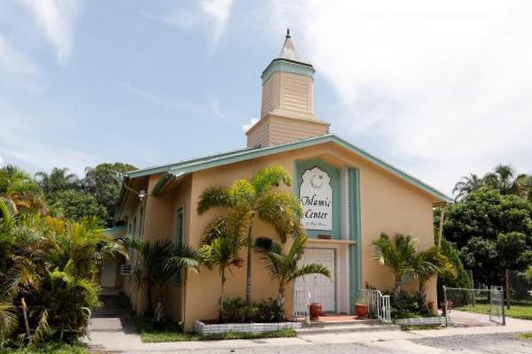 Le Centre islamique de Fort Pierce, ici avant sa destruction, a été détruite par un incendie criminel à l'aube de l'Aïd al-Adha.