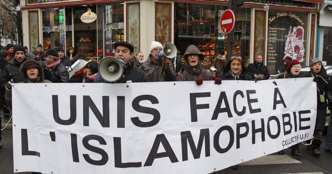 Hollande et les femmes voilées : la lutte contre l’islamophobie, une priorité pour le NPA